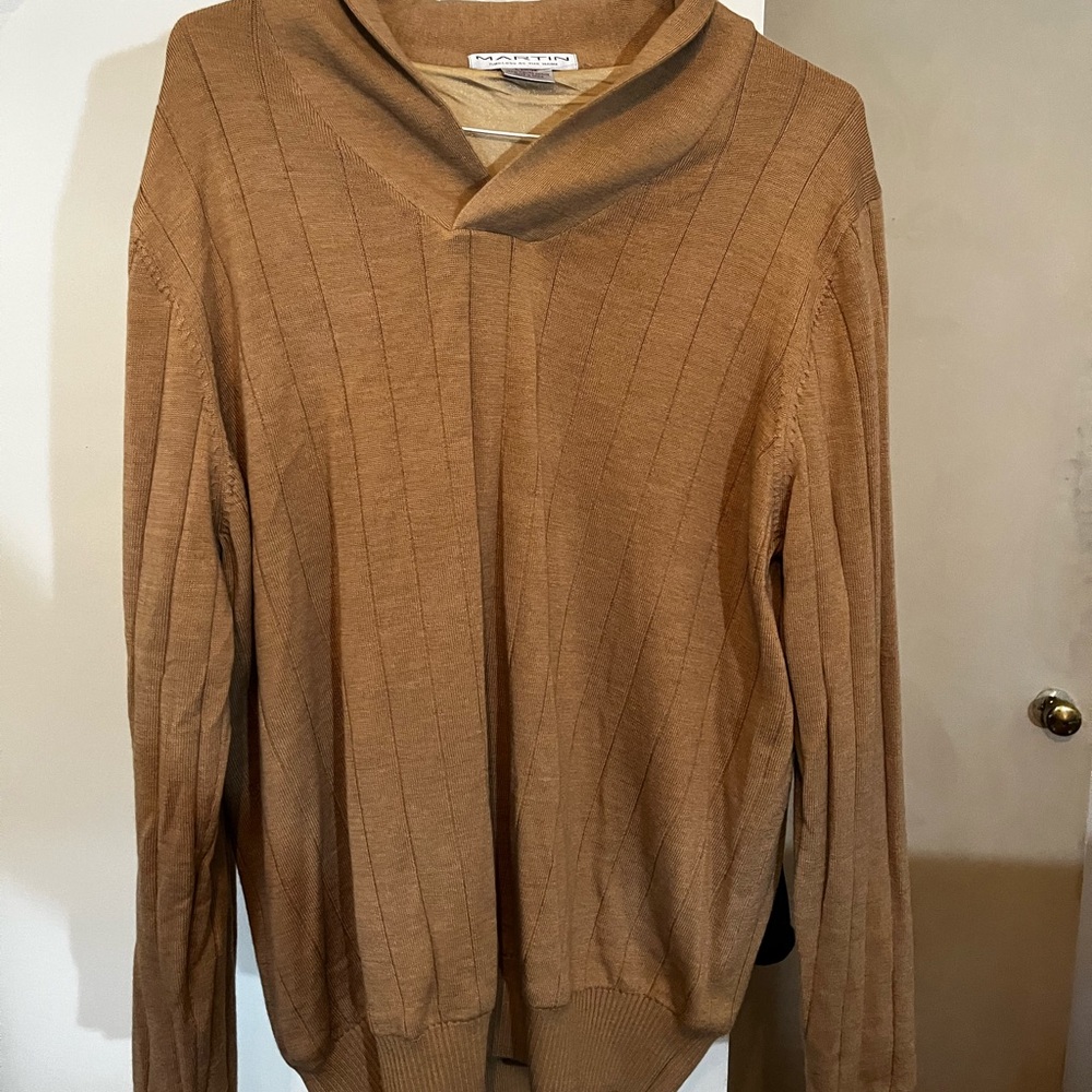 Large Tan Martín Italian Merino Pullover. New without tags. Never worn!